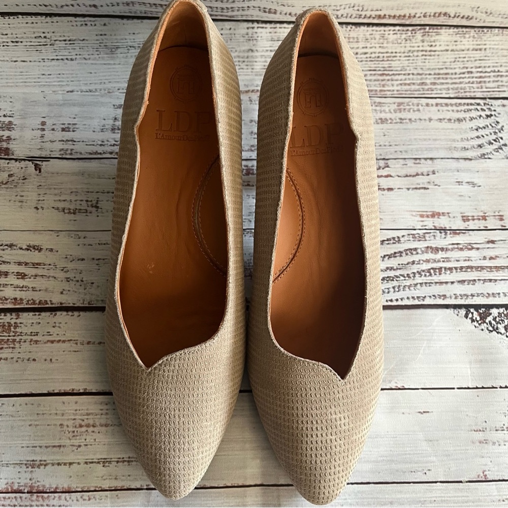 L'Amour Des Pieds Bamelle Pump in Taupe Raindrop leather heels pumps size 7 NEW